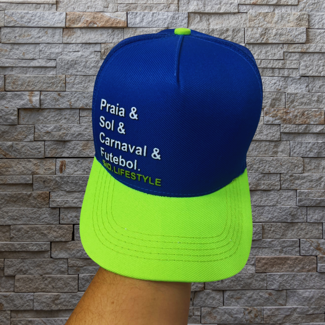 Boné Trucker Praia e Sol e Carnaval e Futebol Cor:Azul