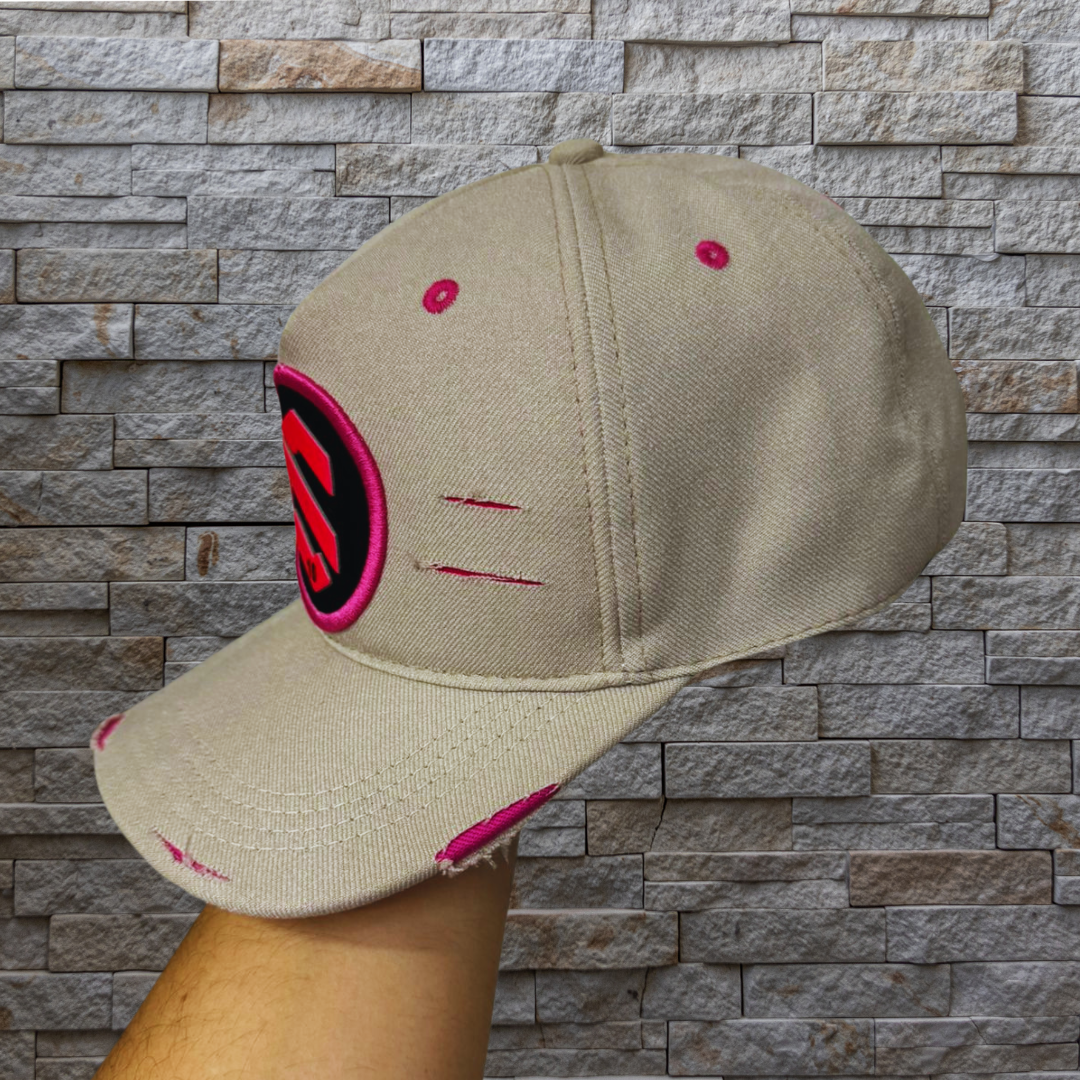 Boné Americano destroyed Logo S aplique bege e rosa