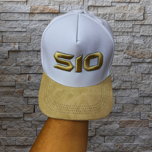 Boné Americano logo S10 grande bordada Cor:Branco/bege