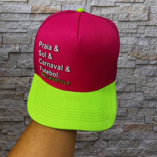 Boné Trucker Praia e Sol e Carnaval e Futebol Cor:Rosa