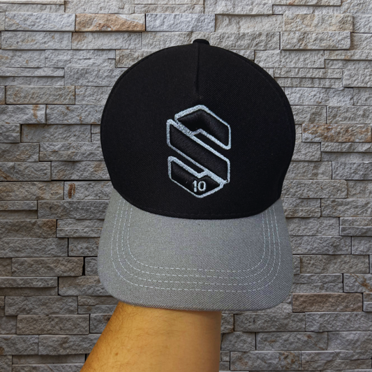 Boné Americano Logo S Grande bordada Cor:Preto/cinza