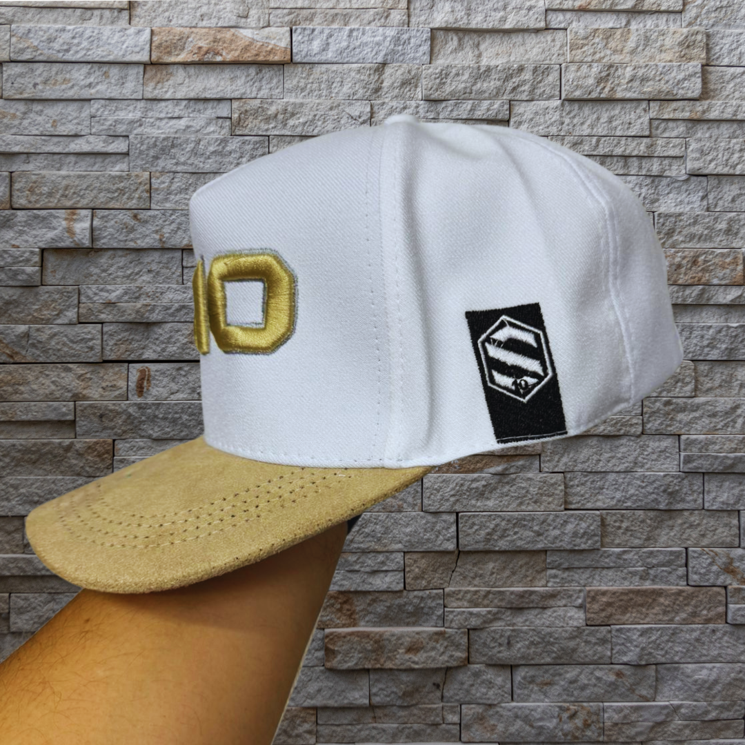Boné Americano logo S10 grande bordada Cor:Branco/bege